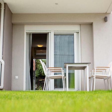 The Papoutsakis Apartments Nikiti  Exterior photo