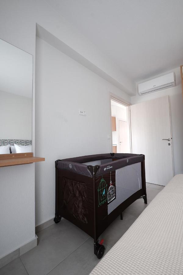 The Papoutsakis Apartments Nikiti  Exterior photo